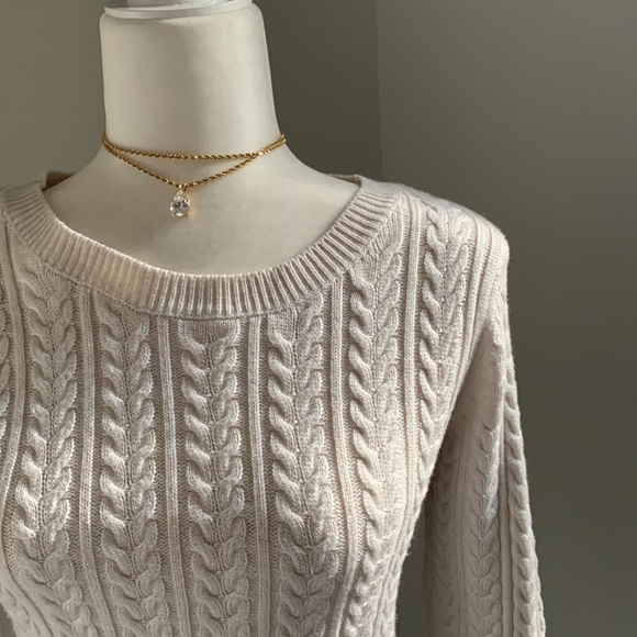 Women’s H&M Cable Knit Sweater - Picture 2 of 5